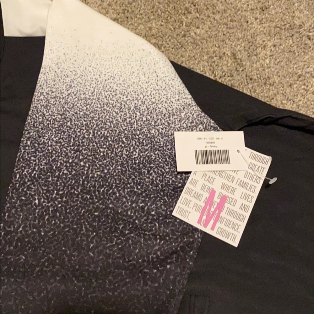 Lularoe Randy Tee - Picture 2 of 3